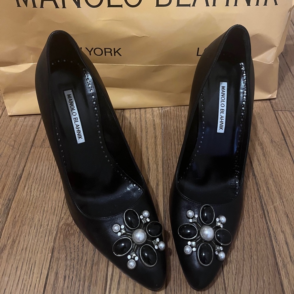 Manolo Blahnik Black Pumps